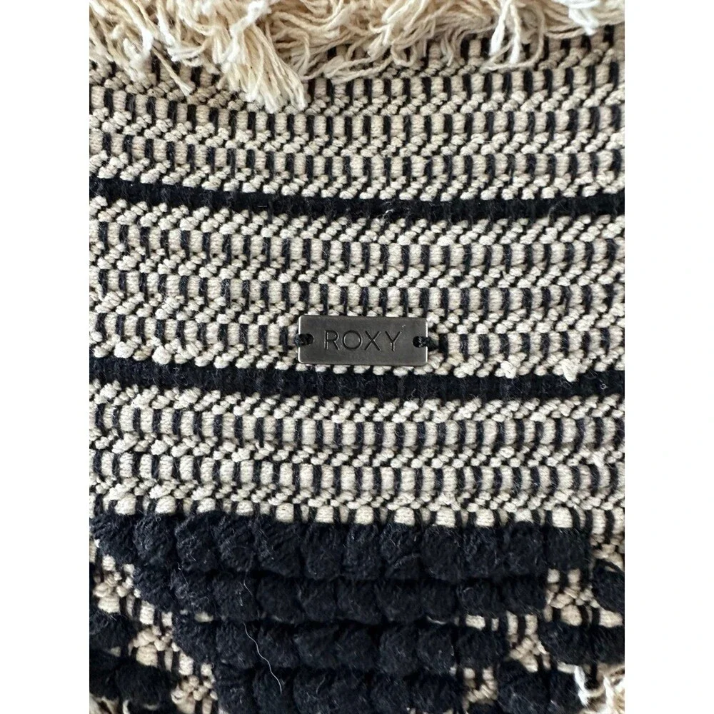 Roxy 100% Cotton Rama Cay Macrame Like Woven Fringe Zipper Closure Tote Bag